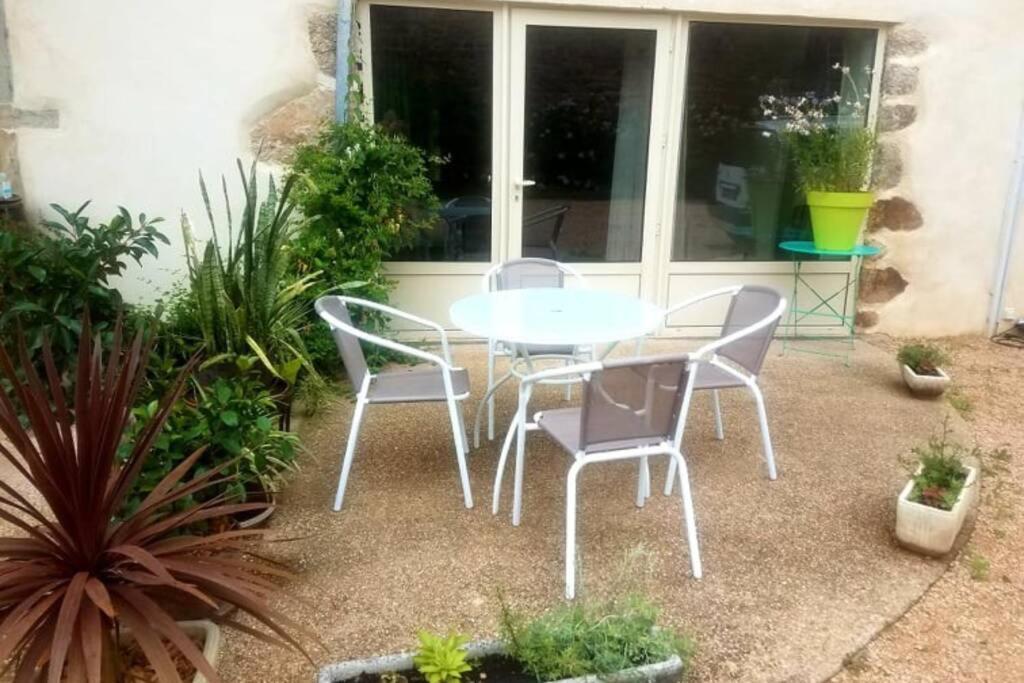 Petit Gite Ou Chambre D'Hotes 2/4 Personnes Buffieres Esterno foto